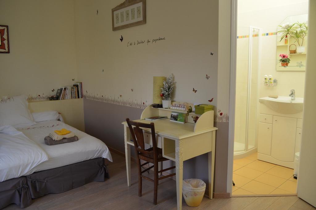 Bed and Breakfast Couette Et Cafe Creme Le Coudray Habitación foto